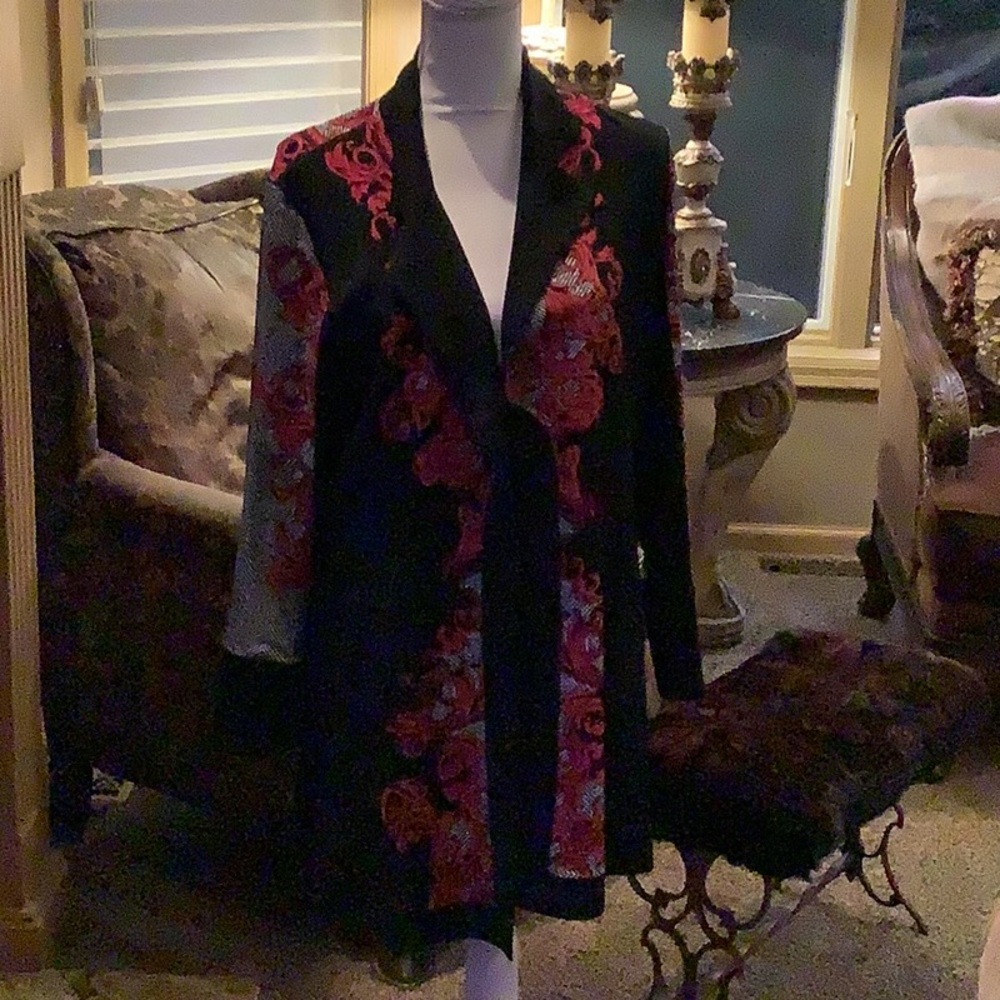 Eva varro jacket size large